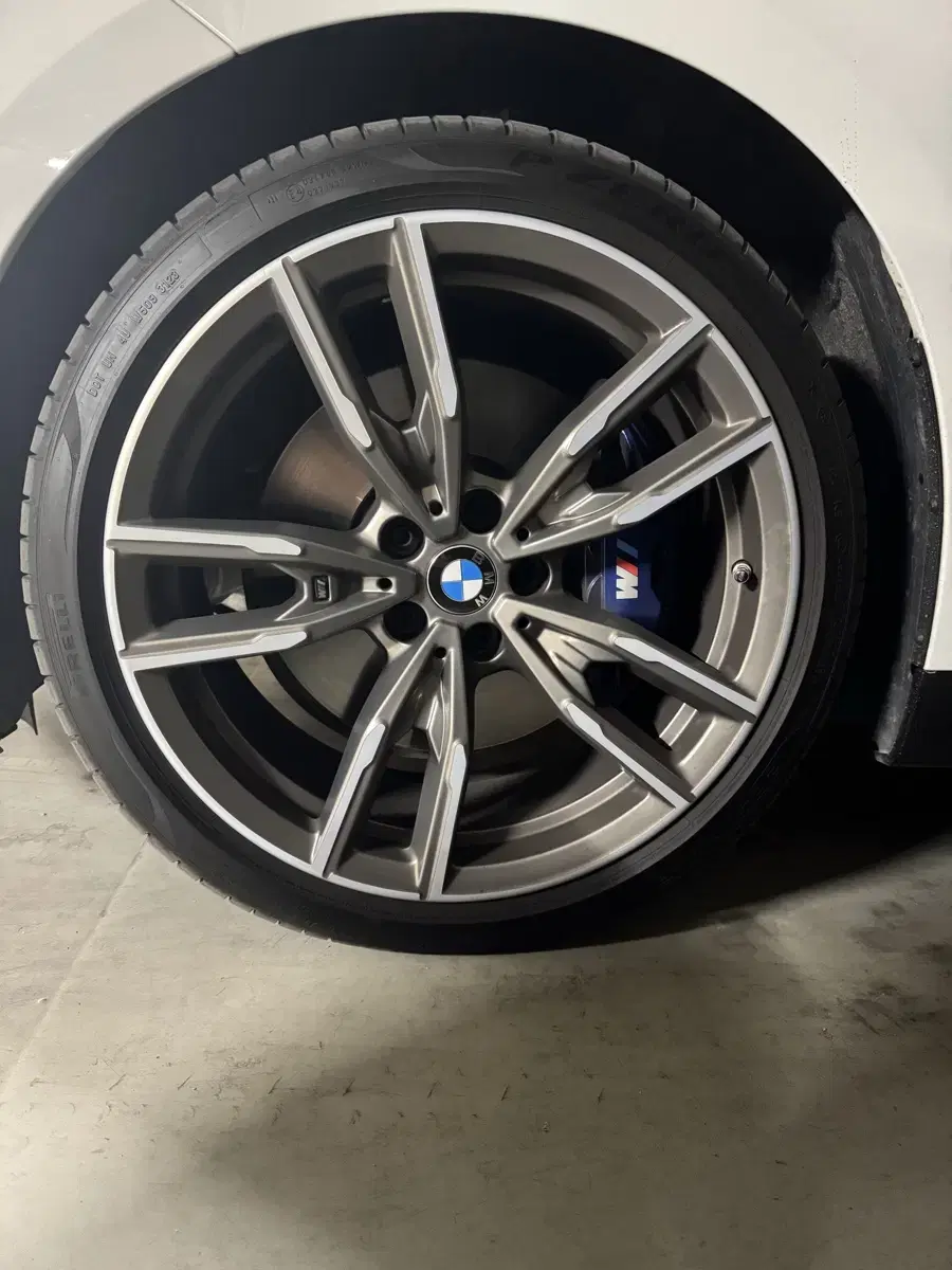 bmw 792m휠 피렐리 피제로(pz4) 타이어